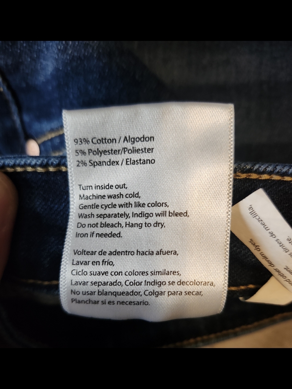 Women's Risen Button-Front Shorts - Picture 3 of 4